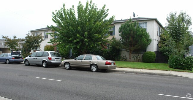 Building Photo - 410 Sierra Madre Blvd