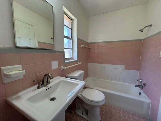 Foto del edificio - 3706 N Scenic Hwy