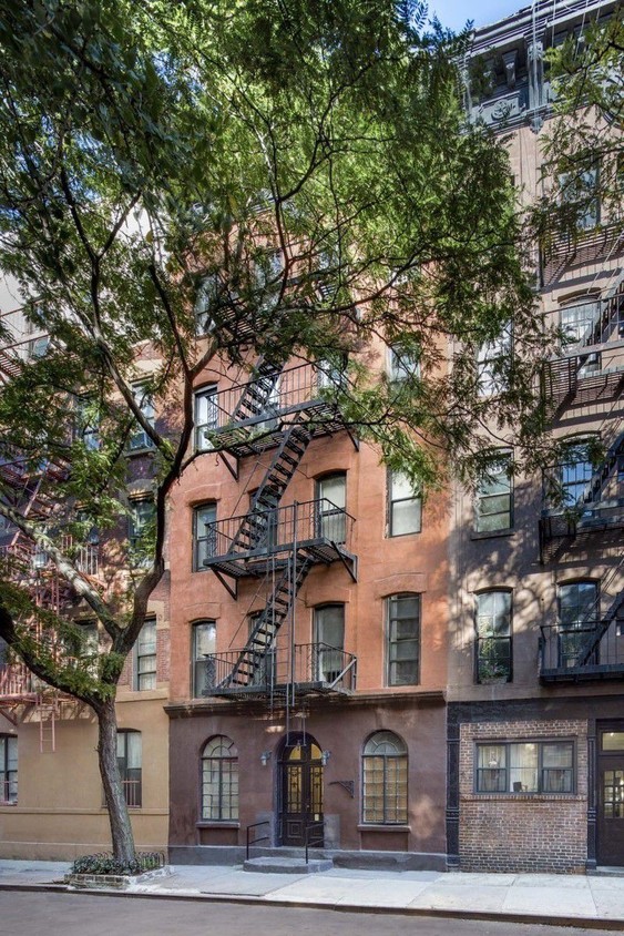 Primary Photo - 7 Morton St