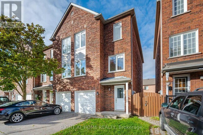 Photo du bâtiment - 1995 Pine Grove Ave