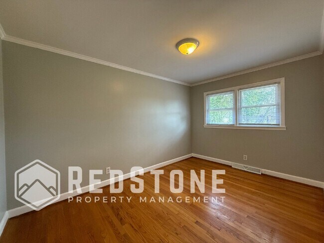 Foto del edificio - 2120 Young St