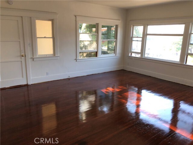 Foto del edificio - 342 E 8th St