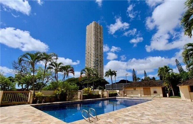 Building Photo - 1060 Kamehameha Hwy