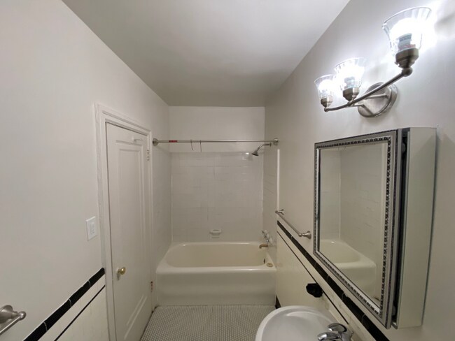 Photo - 1263 W Pratt Blvd Apartment