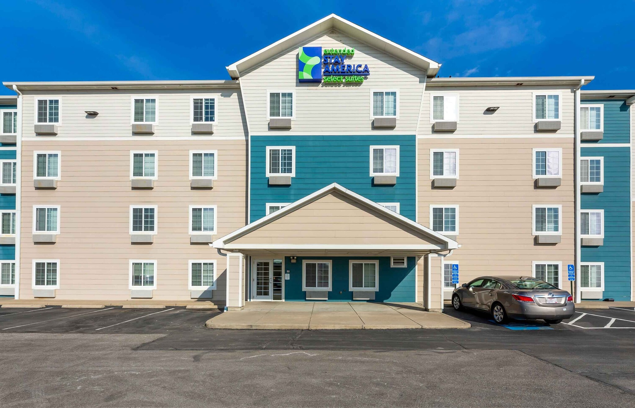 Furnished Studio-Cleveland - Avon – photo 3