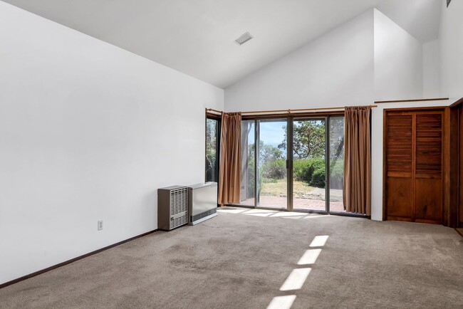 Foto del edificio - 2466 E Matsen Ln