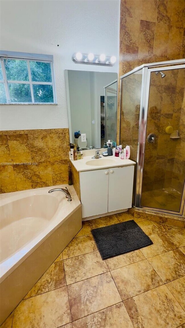 Foto del edificio - 20318 SW 87th Ct