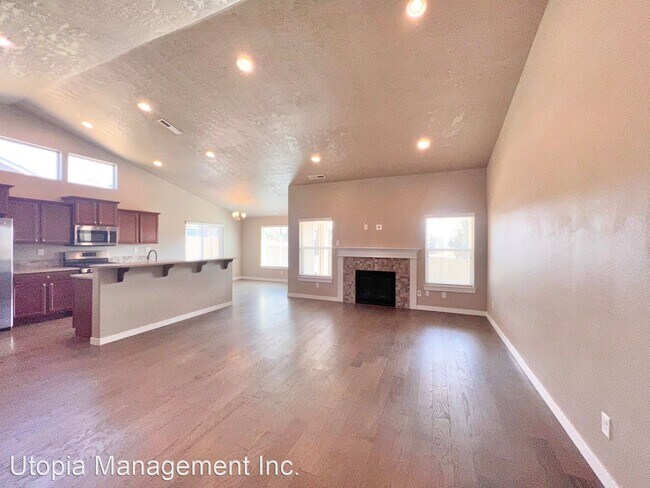 Building Photo - 3 br, 2 bath House - 4832 SW Volcano Avenue