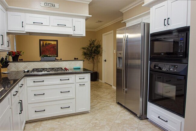Foto del edificio - 8320 Cedarspur Dr