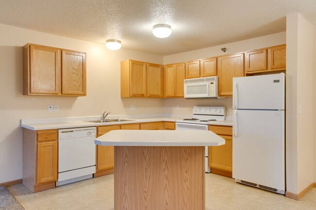 Building Photo - Meadows Edge Apartments