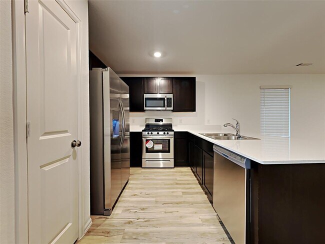 Building Photo - 22292 Stoney Ravine Dr