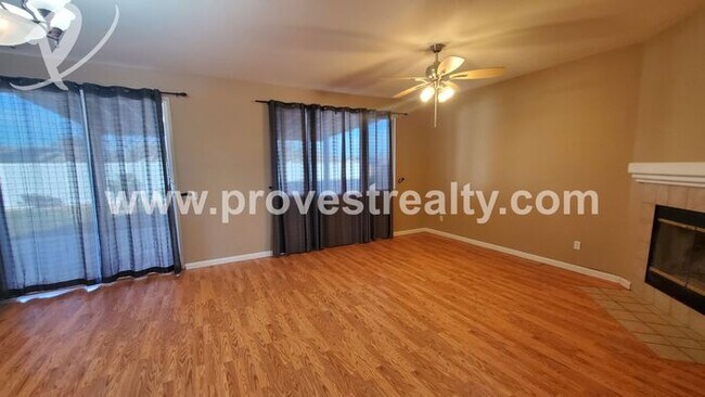 Building Photo - 4 Bed, 3 Bath Oak Hills Home!!