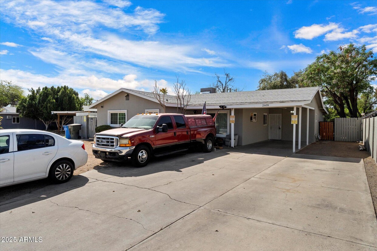 Foto principal - 2609 W Morten Ave
