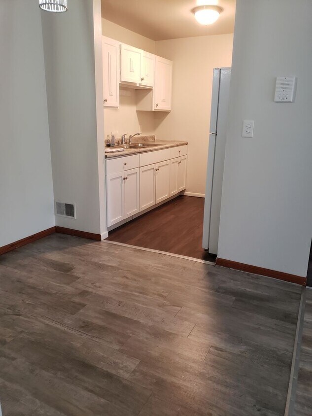 Foto del edificio - 6011 W Port Ave