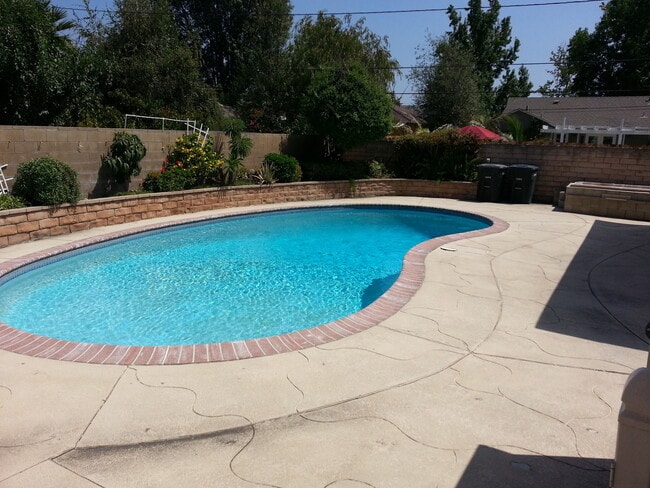 Foto del edificio - 1342 E Maple Ave