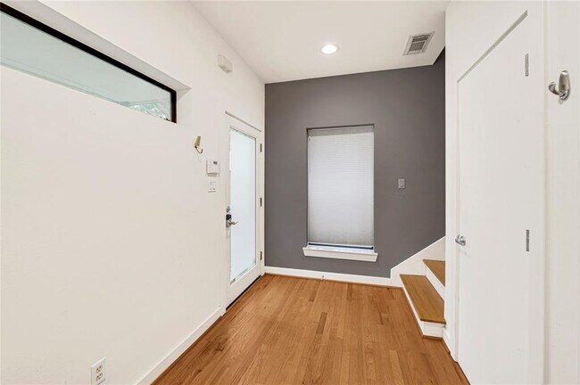 Building Photo - 4202 Spencer St
