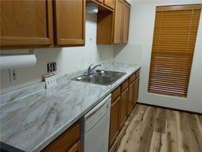 Foto del edificio - 8713 Pineridge Dr