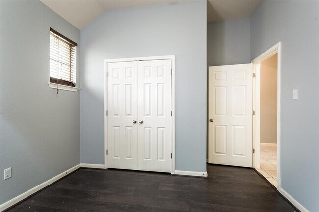 Building Photo - 120 Latitude Ln
