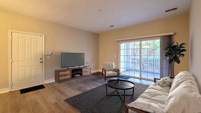 Foto del edificio - 7232 Althorp Way