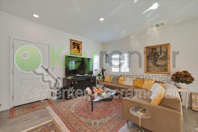 Building Photo - 5392 Cumberland Dr