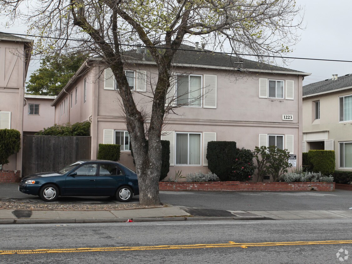 Building Photo - 1223 El Camino Real