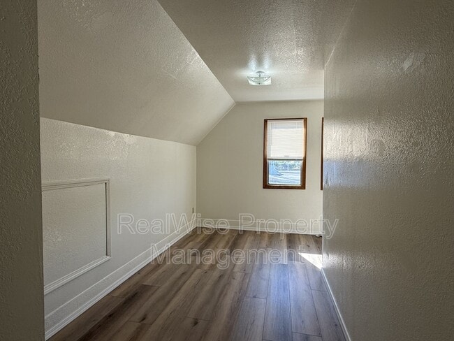 Building Photo - 748 SE Parrott St