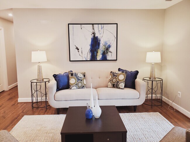 Foto del edificio - 10053 Oakton Terrace Rd