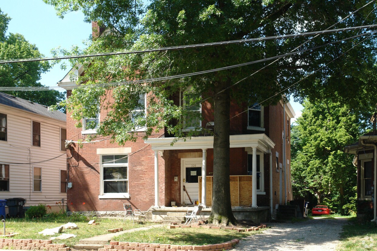 Building Photo - 320 E Maxwell St