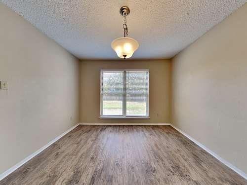 Building Photo - 2613 Remmington Dr