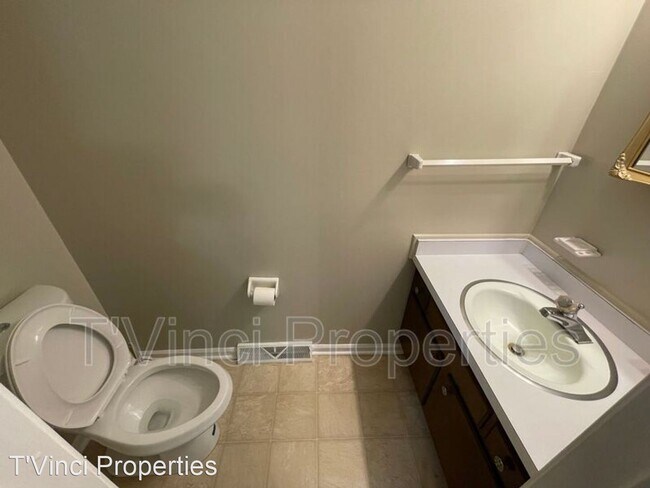 Building Photo - 3 br, 1.5 bath House - 810 Parliament St.