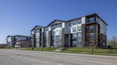 Building Photo - Sterling Square