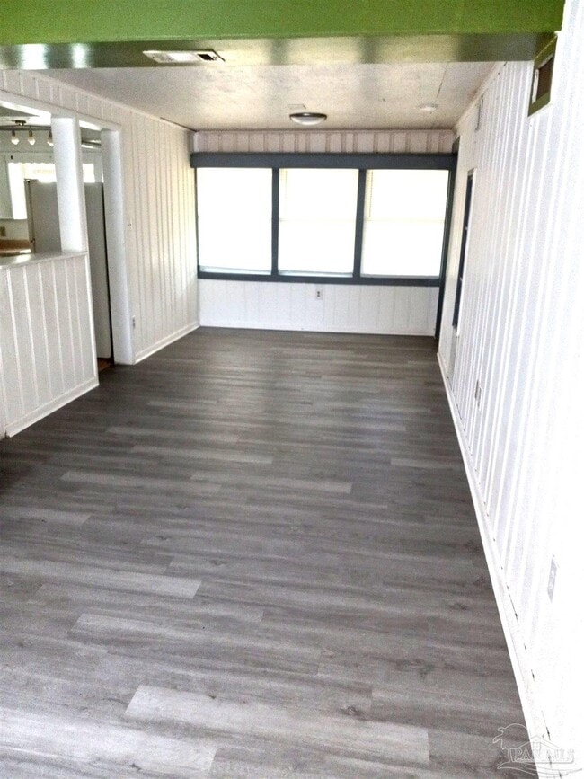 Foto del edificio - 4 Marine Dr