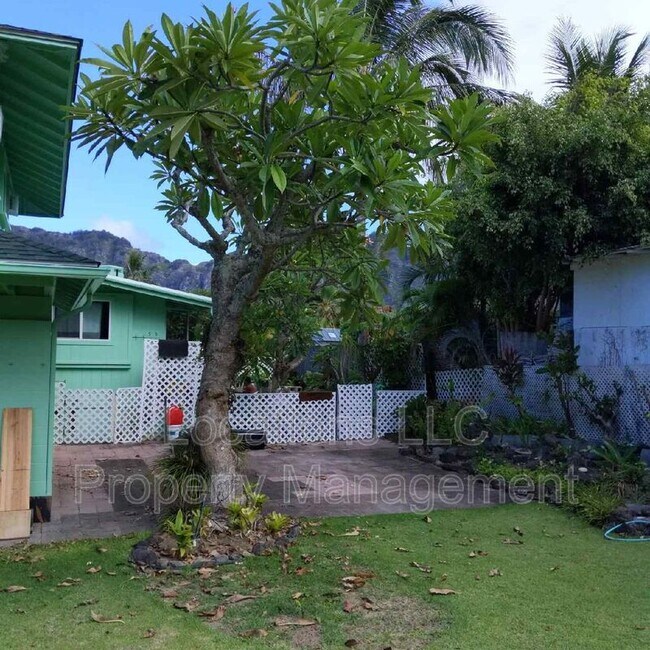 Building Photo - 41-27 Hihimanu St