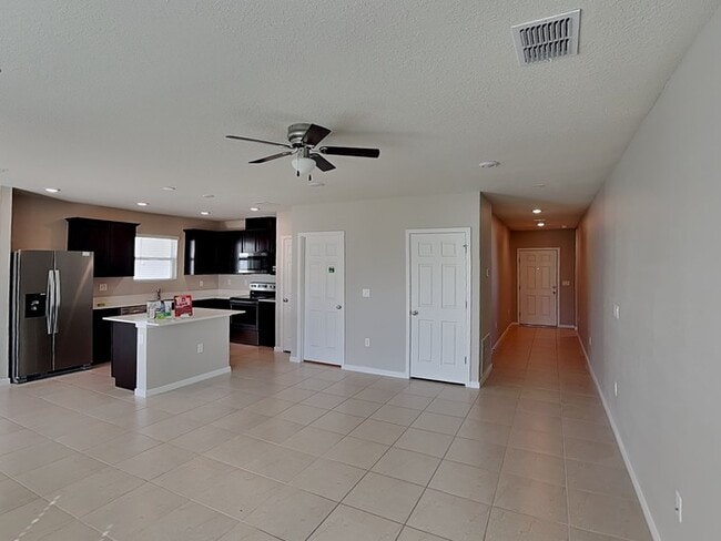 Foto del edificio - 1660 Aspen Ave