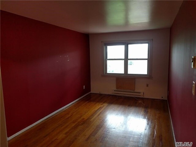 Foto del edificio - 210-28-210-23 23rd Ave