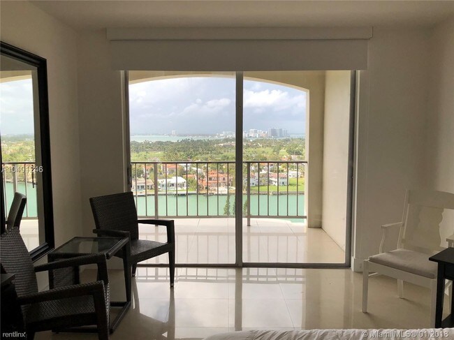 Building Photo - 5401 Collins Ave