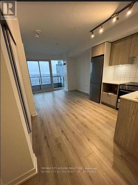 Photo du bâtiment - 395 Bloor St E