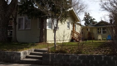 Building Photo - 534 NW Sisemore St