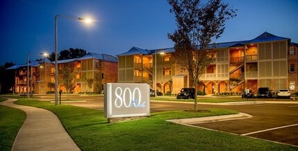 Building Photo - 800 College Hill Rd