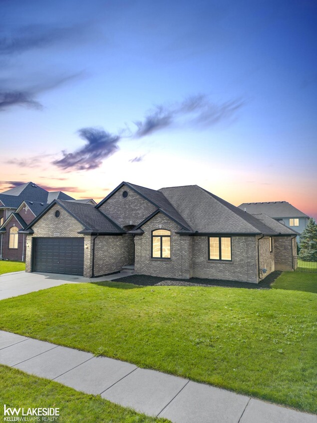 Primary Photo - 45431 Pentwater Dr