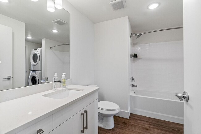 Apartamento de 1 dormitorio con baño en The Richmond Apartments Millcreek Utah - The Richmond Apartments