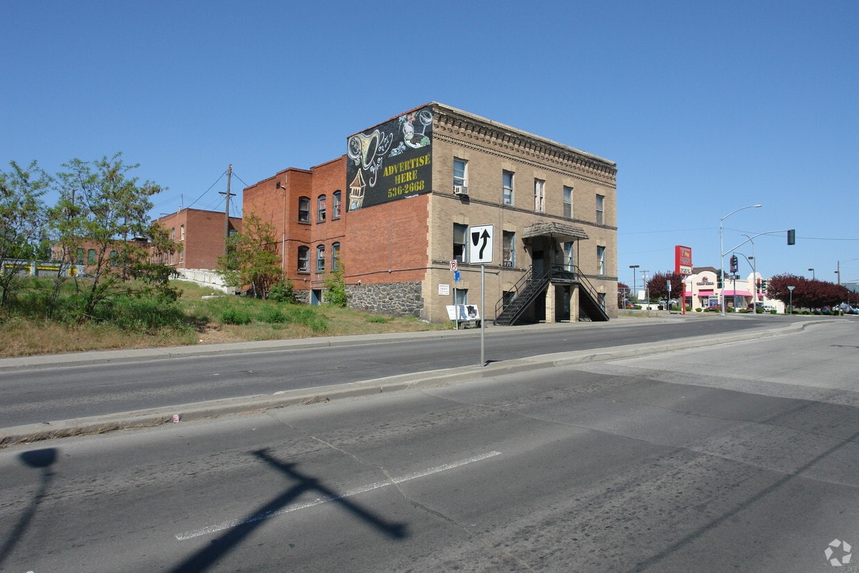 Building Photo - 1010 W Boone Ave
