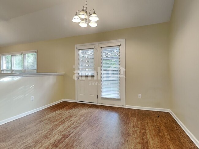 Foto del edificio - 1764 Meadow River Cv