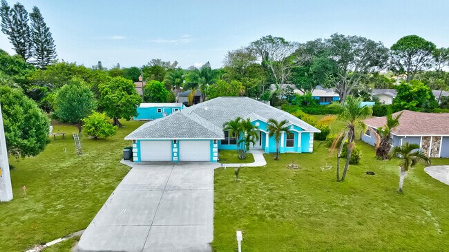 Building Photo - 189 SE Floresta Dr