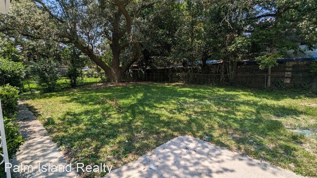 Foto del edificio - 3 br, 1 bath House - 775 Dunkirk St