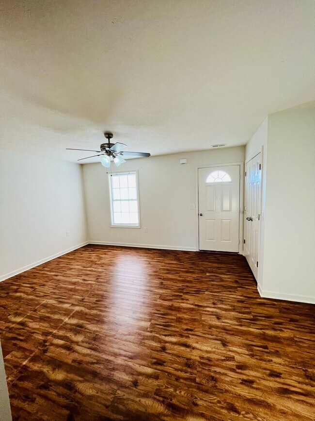 Foto del edificio - Two Master Suite Townhome for Rent