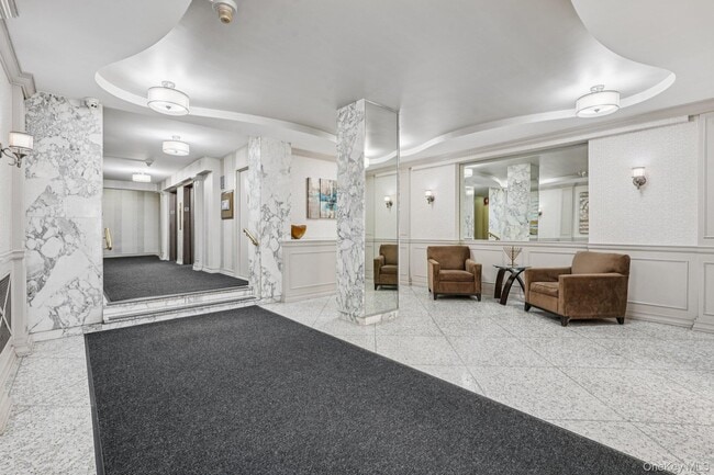 Building Photo - 30 Lake St