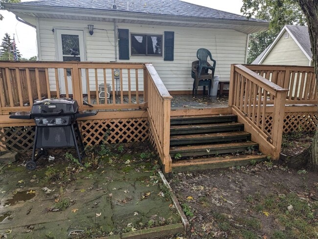 Building Photo - 310 E Vine St