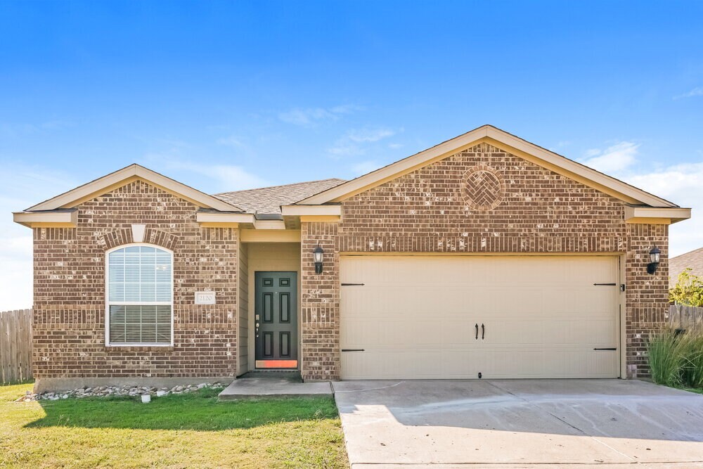 Primary Photo - 2120 Foxglove Ct