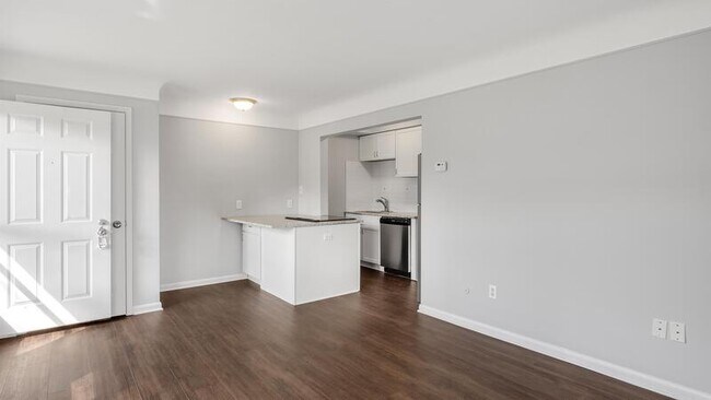 Foto del edificio - 1619 W Nine Mile Rd